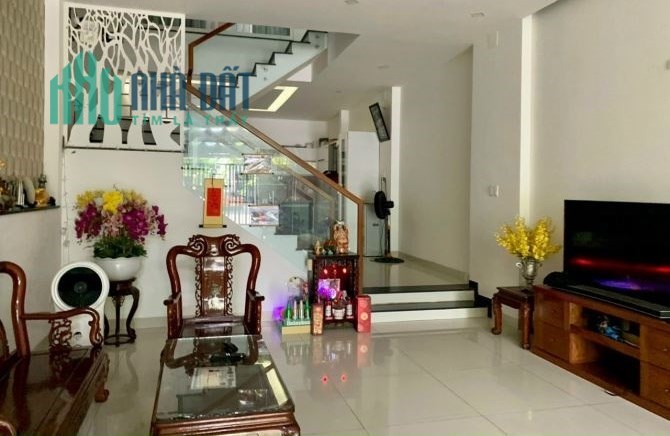 Nhà mới 3 tầng mặt tiền Phan Đăng Lưu Đà Nẵng gần Công An Hải Châu