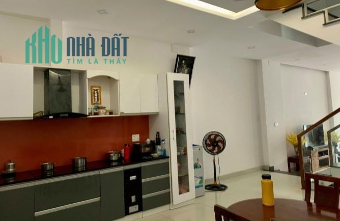 Nhà mới 3 tầng mặt tiền Phan Đăng Lưu Đà Nẵng gần Công An Hải Châu