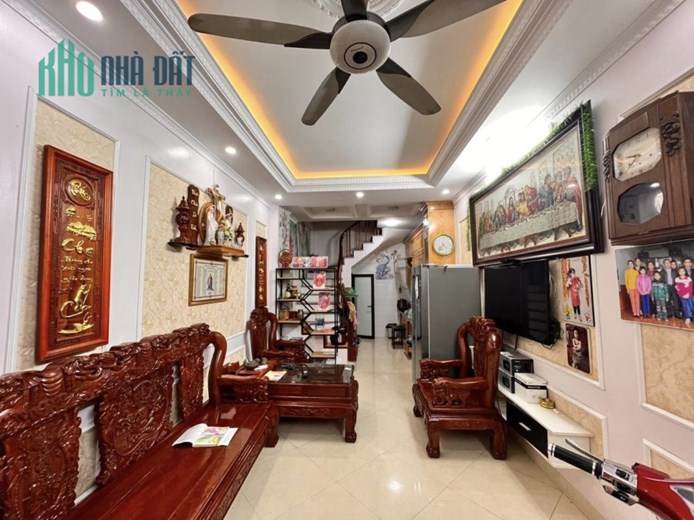 Bán nhà Lê Thanh Nghị, Hai Bà Trưng  40m*5 Tầng giá 6.4 Tỷ