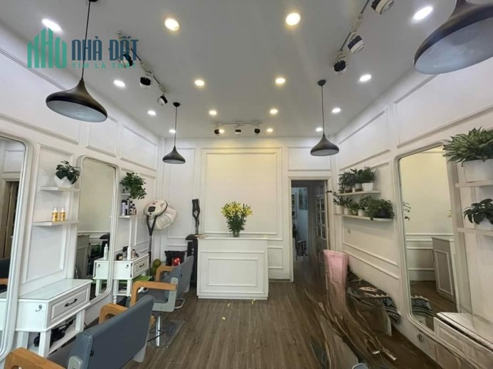 Bán gấp nhà mặt phố Tân Mai, giá hời chỉ 6,3 tỷ