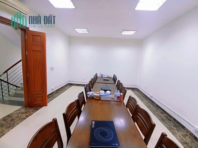 Bán nhà phố, mặt tiền Phố Vũ Phạm Hàm, Quận Cầu Giấy DT 135 m2*6T MT 25m giá 135 tỷ Hà Nội