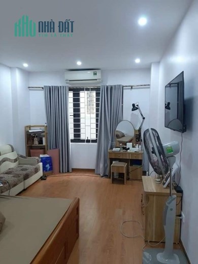 Bán nhà Việt Hưng, Long Biên, 5 tầng, 33m2, Gần phố, Ngõ THÔNG, Ô TÔ. Nhà đẹp Ở NGAY. Nhỉnh 3 tỷ