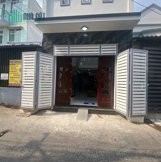 Bán Nhà ngay Trường Học Sóc nâu P12 Gò Vấp 4m x15m Giá 4,75 Tỷ Tl