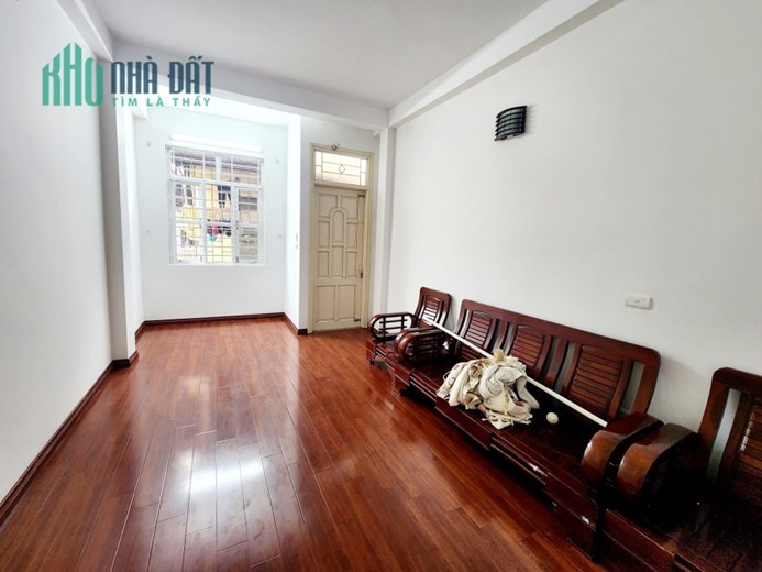 Bán nhà Thụy Khuê, Tây Hồ, 35m, 5 tầng, nhà đẹp ở luôn, giá 4 tỷ 1.
