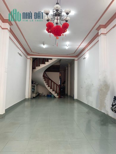 bán mặt tiền đường khánh hội quận 4 - dt 4 x 18 - 4 tầng btct - giá bất ngờ
