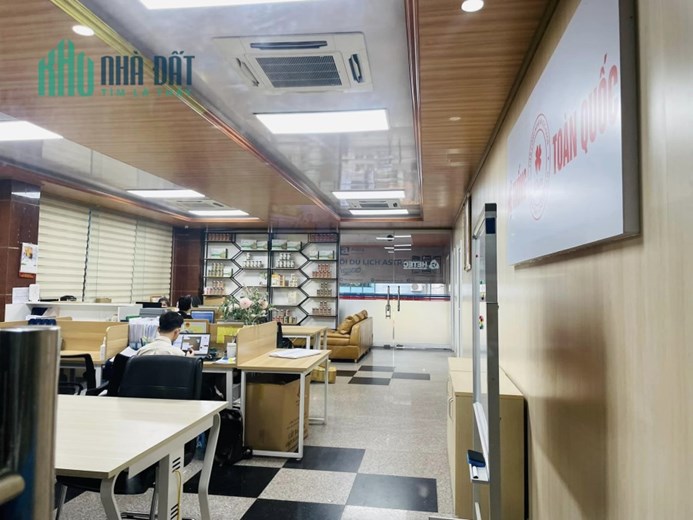 Bán tòa nhà đường Nguyễn Văn Huyên, Cầu Giấy, 362m, 9 tầng, mặt tiền 11m, doanh thu 4