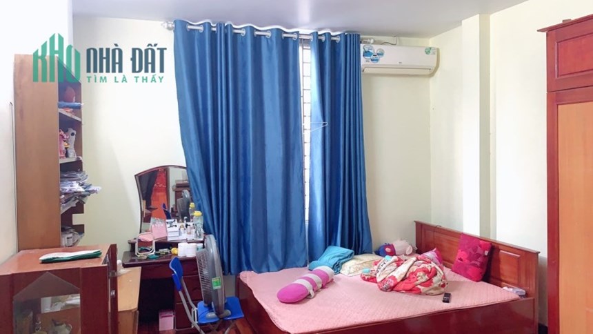 Bán nhà Đức Giang, Dt 40m, nhà 4 tầng, giá hơn 3 tỷ