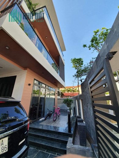 Bán Biệt Thự KĐT Nam Thắng, Phùng Khoang, Nam Từ Liêm 147m x 4T Nội Thất VIP giá 20.6 tỷ