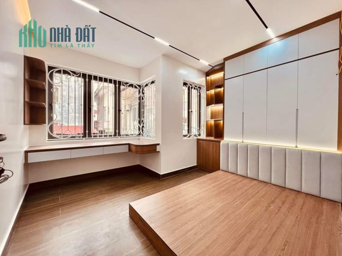 Nhà xây mới độc lập 4 tầng diện tích hơn 40m GIÁ 4.18 tỉ cực đẹp phố Chu Văn An