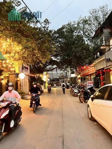 BÁN NHÀ PHỐ CHÙA BỘC ,70M2 - 5 TẦNG - GIÁ 11 TỶ 950 TRIỆU