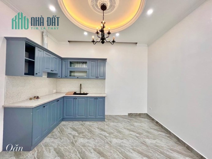 Nhà xây mới cực đẹp GIÁ 3.1 tỉ Phố Chợ Hàng, diện tích 40m x 4 tầng ngõ rộng ô.tô gần nhà