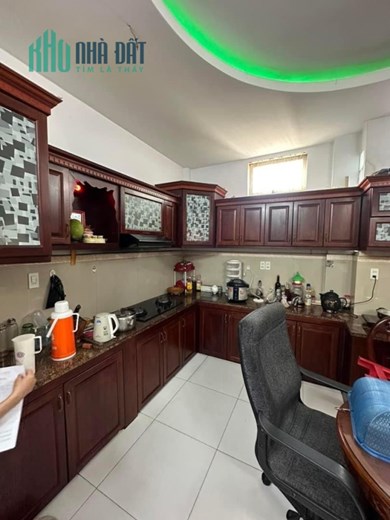 tân phú- tân thành- hẻm xe tải đua, 3 tầng, 101m2 chỉ 13.5 tỷ, giáp tân bình.