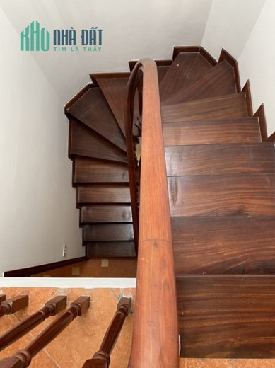 Bán nhà riêng phố Hào Nam Đống Đa 45m 5 tầng gần Ga Cát Linh ô tô đỗ cửa 3.9 tỷ  lh 0975124520