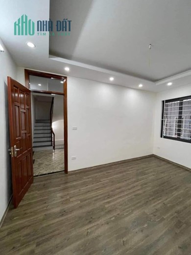 Bán nhà riêng phố Hào Nam Đống Đa 45m 5 tầng gần Ga Cát Linh ô tô đỗ cửa 3.9 tỷ  lh 0975124520