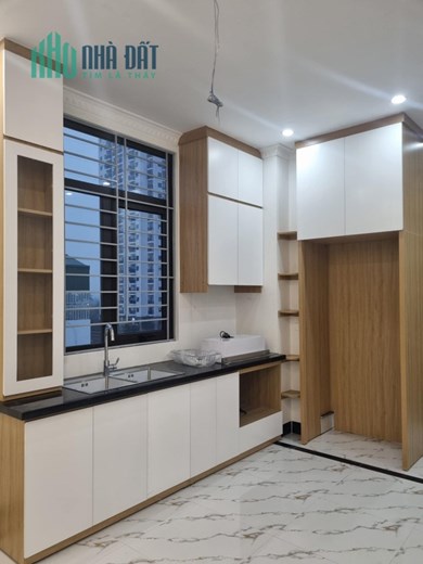 Bán nhà 122m2 phố Nghi Tàm, Tây Hồ 20m Ô tô tránh Đầu tư giá 8.95 Tỷ