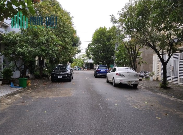 Bán nhà 3 tầng mặt tiền Phan Văn Trị đẹp như mơ, nội thất toàn gỗ Kiền đẹp long lanh