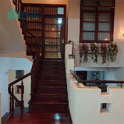 Bán nhà 3 tầng mặt tiền Phan Văn Trị đẹp như mơ, nội thất toàn gỗ Kiền đẹp long lanh