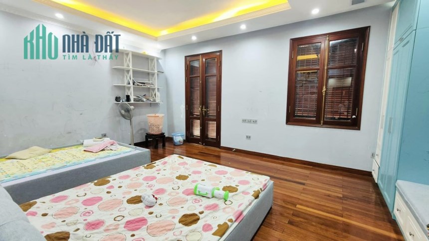 Biệt thự phân lô, 5 tầng thang máy, nội thất cao cấp, mặt tiền 7.5m, Đội Cấn Ba Đình, 18.5 tỷ.