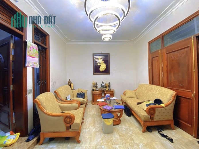 Biệt thự phân lô, 5 tầng thang máy, nội thất cao cấp, mặt tiền 7.5m, Đội Cấn Ba Đình, 18.5 tỷ.