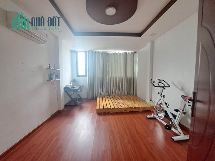 CHỈ 8.7TỶ _VỊ TRÍ ĐẮC ĐỊA MẶT TIỀN KD SẦM UẤT  6TẦNG QUẬN 5 GIÁP QUẬN 1