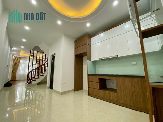 CHÍNH CHỦ CẦN BÁN GẤP, NHÀ PHỐ LẦM HẠ BỒ ĐỀ LONG BIÊN, KHU VIP - NGÕ OTO TRÁNH, ĐỖ VÀO NHÀ