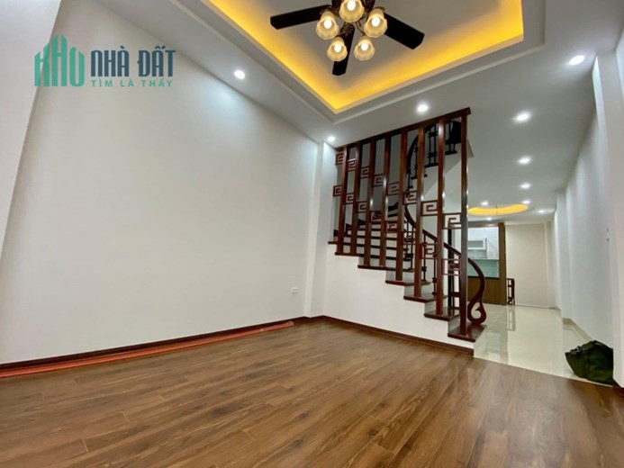 CHÍNH CHỦ CẦN BÁN GẤP, NHÀ PHỐ LẦM HẠ BỒ ĐỀ LONG BIÊN, KHU VIP - NGÕ OTO TRÁNH, ĐỖ VÀO NHÀ