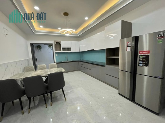BÁN NHÀ CỰC ĐẸP Q7 - 3 TẦNG - HẺM XE HƠI TỚI NHÀ - DT 80M2 - CHỈ 8 TỶ (TL)