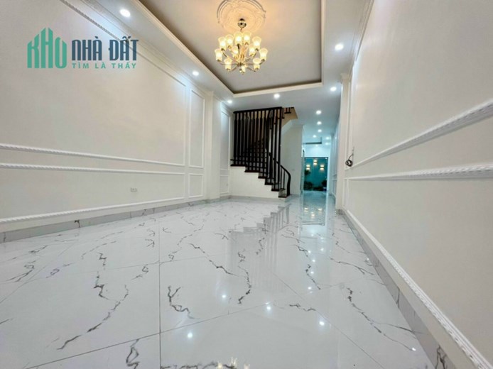 Bán gấp nhà phố Thanh Nhàn, Hai Bà Trưng, 43 x 5 tầng, gần phố, chỉ 5.1 Tỷ TL.