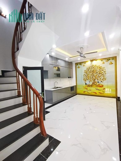 Bán gấp nhà phố Thanh Nhàn, Hai Bà Trưng, 43 x 5 tầng, gần phố, chỉ 5.1 Tỷ TL.