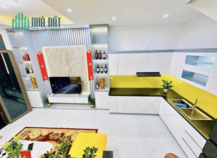 Bán nhà Lạc Long Quân 43m 3.8 tỷ- Cách ô tô tránh 20m