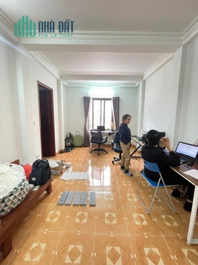Nhà Lương Thế Vinh 4,5 tỷ Oto Đỗ Cửa - 40m2x5 Tầng Nhà Đẹp Ở Luôn