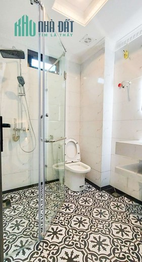 Nhà mới Ngô Gia Tự, Long Biên, ô tô vào, lô góc thoáng, 37m2x 5 tầng, mặt tiền: 9m, 3 tỷ 9
