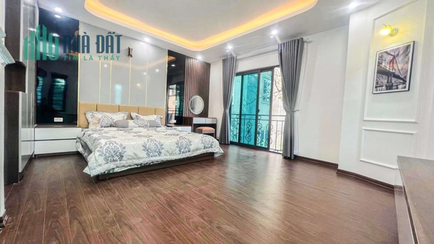 Nhà mới Ngô Gia Tự, Long Biên, ô tô vào, lô góc thoáng, 37m2x 5 tầng, mặt tiền: 9m, 3 tỷ 9
