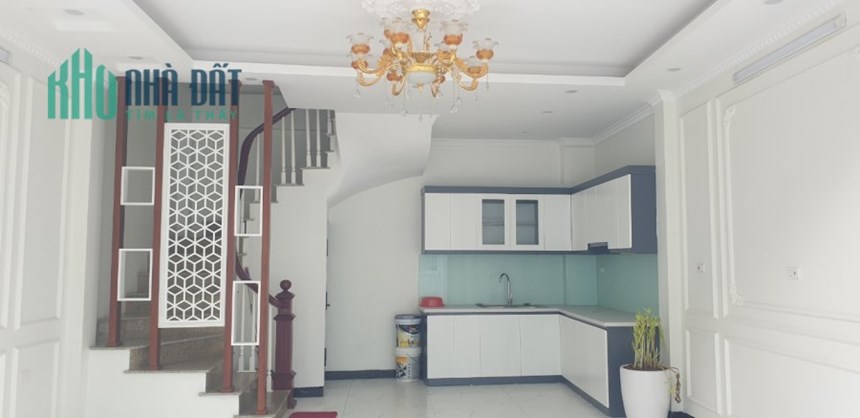 Nhà đẹp, dân tự xây 5 tầng, ngõ ô tô, P Giang Biên, DT 30m2, MT 5.1m, nhỉnh 3 tỷ