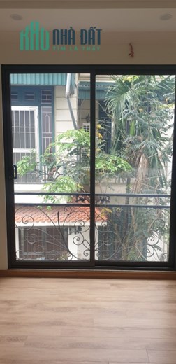 Nhà đẹp, dân tự xây 5 tầng, ngõ ô tô, P Giang Biên, DT 30m2, MT 5.1m, nhỉnh 3 tỷ