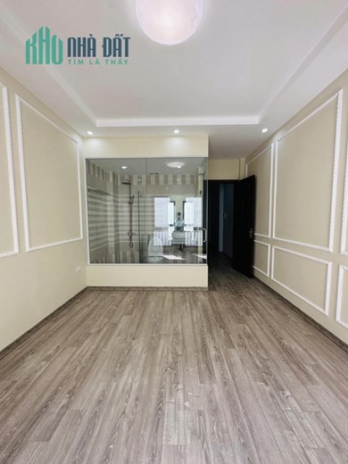 A ĐÂY RỒI NHỈNH 5 TỶ CÓ NGAY NHÀ NGUYỄN KHANG 41M X 5T, BA GÁC TRÁNH, GẦN Ô TÔ.