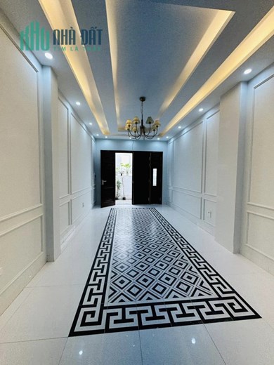 A ĐÂY RỒI NHỈNH 5 TỶ CÓ NGAY NHÀ NGUYỄN KHANG 41M X 5T, BA GÁC TRÁNH, GẦN Ô TÔ.
