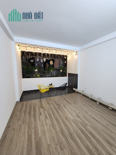 Bán nhà đường Trường Chinh. 36m2. 5 Tầng. Hơn 4 Tỷ. PHÂN LÔ. Ô TÔ. Nhà đẹp, ở ngay. 096084286