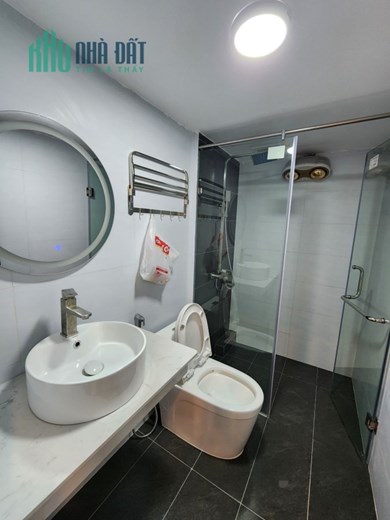 Bán nhà đường Trường Chinh. 36m2. 5 Tầng. Hơn 4 Tỷ. PHÂN LÔ. Ô TÔ. Nhà đẹp, ở ngay. 096084286