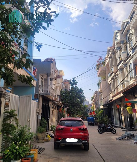 Nhà kế Quận 7, DT 4,22x12, Đường 6m thông, 3 Tầng, Gần Huỳnh Tấn Phát, Kế bên Quận 7, Gía 5.x Tỷ