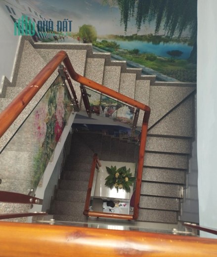 Nhà kế Quận 7, DT 4,22x12, Đường 6m thông, 3 Tầng, Gần Huỳnh Tấn Phát, Kế bên Quận 7, Gía 5.x Tỷ