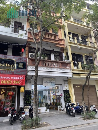 Cực Hiếm mặt phố Giảng Võ, Ba Đình, 83m2, MT: 5m.vỉa hè đá bóng, kinh doanh sầm uất