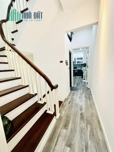 Bán nhà mới mặt đường gần Xã Đàn kinh doanh sầm uất vỉa hè rộng ô tô tránh 52m phân lô đẹp