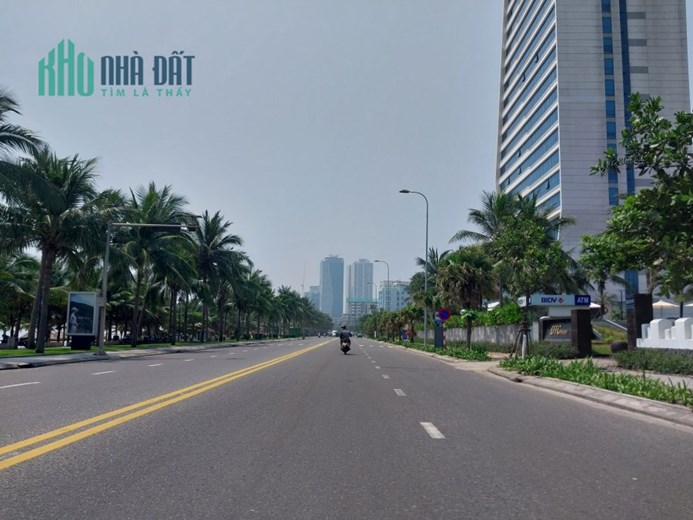 CẦN BÁN nhà ngay Võ Nguyên Giáp. Quận Sơn Trà. 70m2. 3 tầng. 3PN. 70m ra biển. Chỉ 3,X tỷ