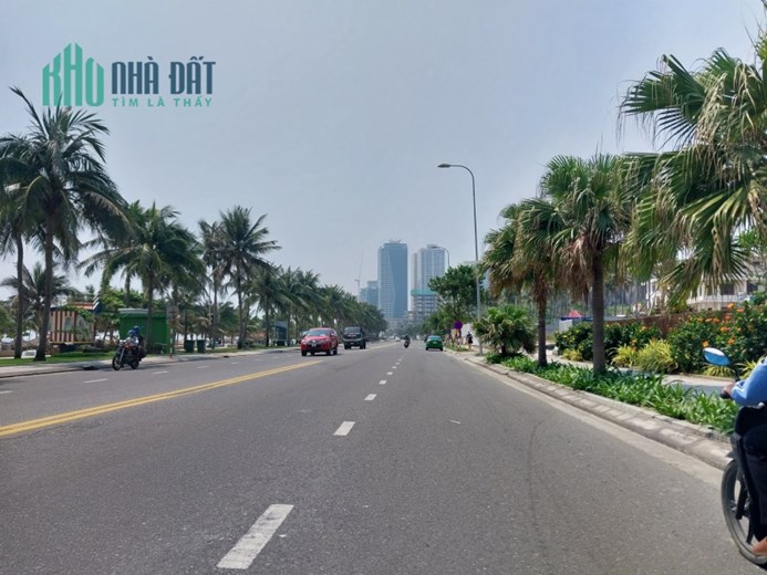 CẦN BÁN nhà ngay Võ Nguyên Giáp. Quận Sơn Trà. 70m2. 3 tầng. 3PN. 70m ra biển. Chỉ 3,X tỷ