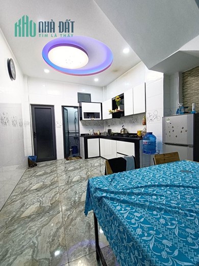 Cần bán nhanh nhà 3 tầng gần biển. Đường Lâm Hoành. Quận Sơn Trà. Đà nẵng. Giá 3,8 tỷ