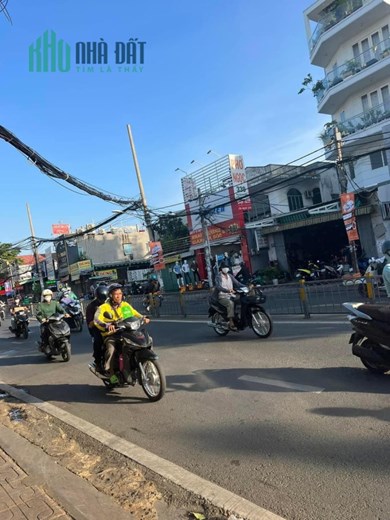 căn hộ dịch vụi,diện tích lớn, ô tô vào nhà, Nguyễn Thị Thập, trung tâm Quận 7, 335m2, 2 tầng, chỉ