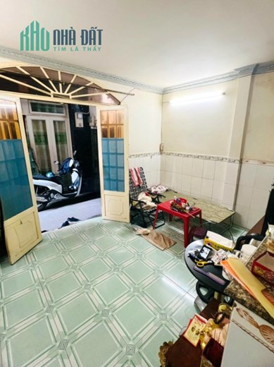 Nhà 2 tầng nở hậu đường Tạ Quang Bửu P3Q8. Giá 2,38 tỷ TL