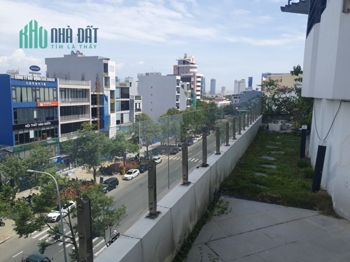 Bán gấp căn hộ Monarchuy thiết kế DUPLEX. Đường Trần Hưng Đạo. Quận Sơn trà. Nhìn Sông Hàn