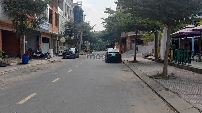 Bán nhà ở Khu Thương Mại - MAI ANH THỊ XÃ TRÃNG BÀNG , TÂY NINH :